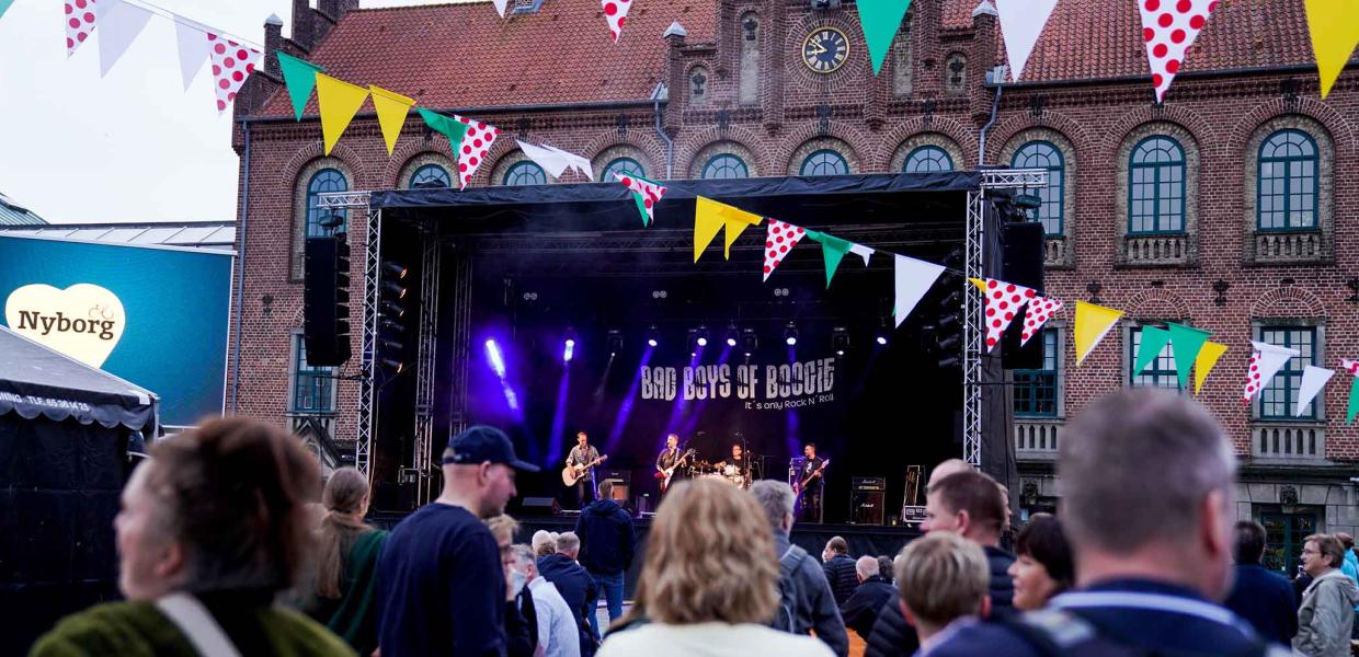 Bad Boys of Boogie optræder på Torvet i Nyborg.
