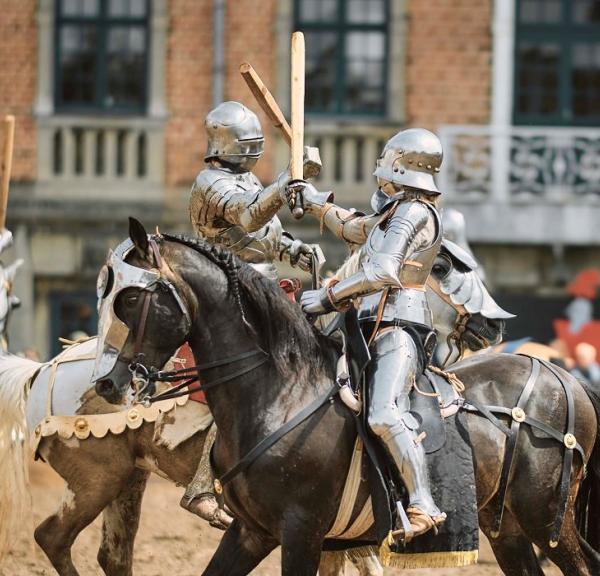 Freuen Sie sich darauf, die Ritter im Clubkampf zu Pferd im Danehof 2025 in Nyborg zu sehen