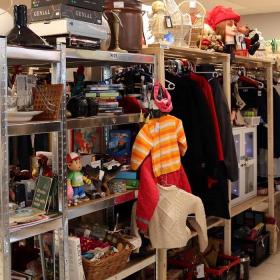 Besuchen Sie einen der vielen Second-Hand-Läden in Nyborg und auf Østfyn